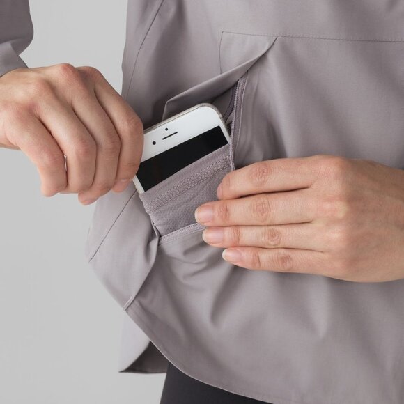 Lululemon Everyday Getaway Jacket Dark Chrome – VEUC! – Size 8 - Picture 11 of 15